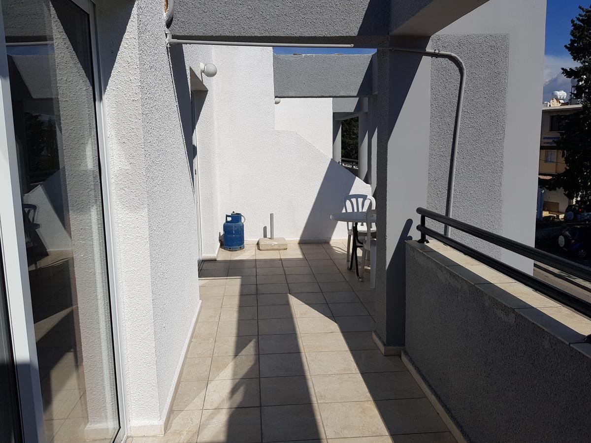 Valentinos Court Apartamento Paphos Exterior foto