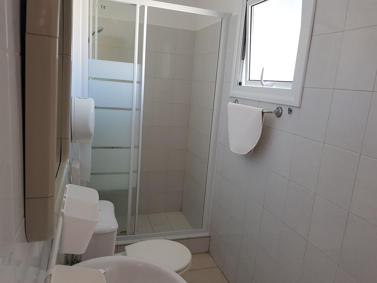 Valentinos Court Apartamento Paphos Exterior foto